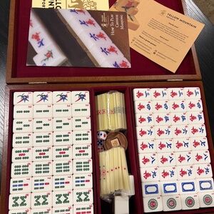 Yellow Mountain Imports Classic Chinese Mahjong Game Set, Champagne Gold -